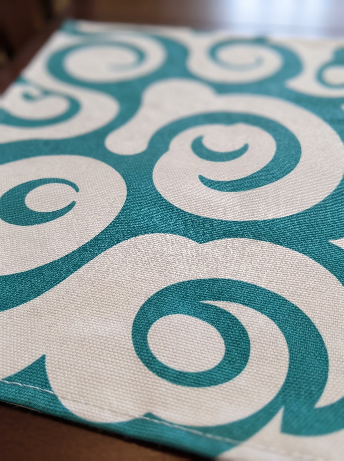 Teal Swirl – Canvas Table Mat