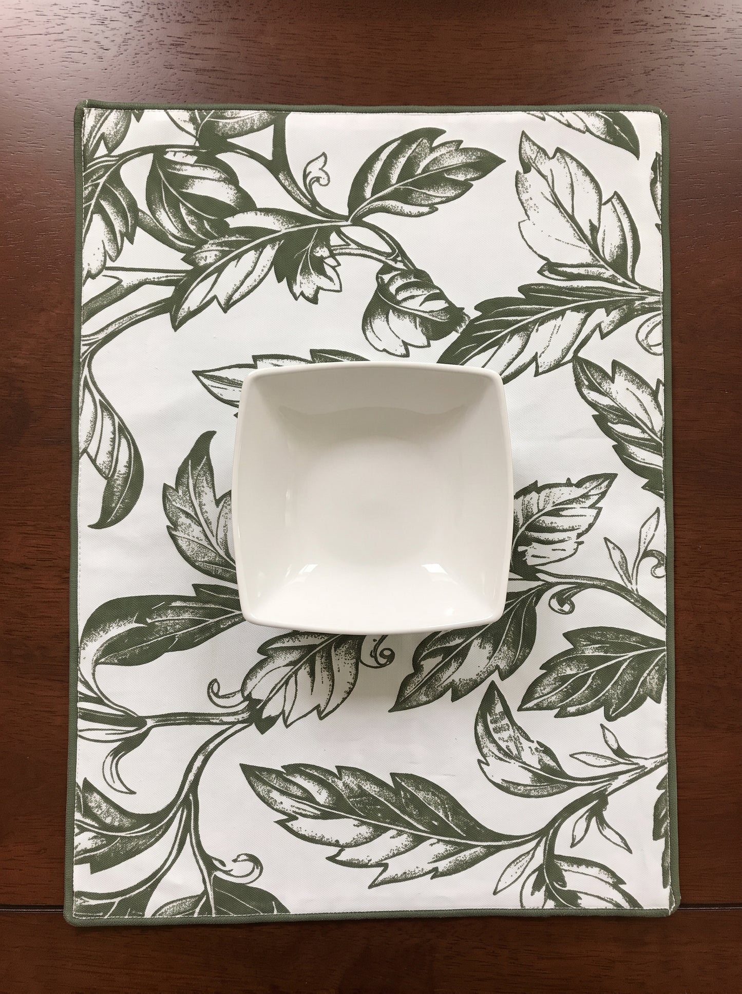 Green Leaf Print – Canvas Table Mat