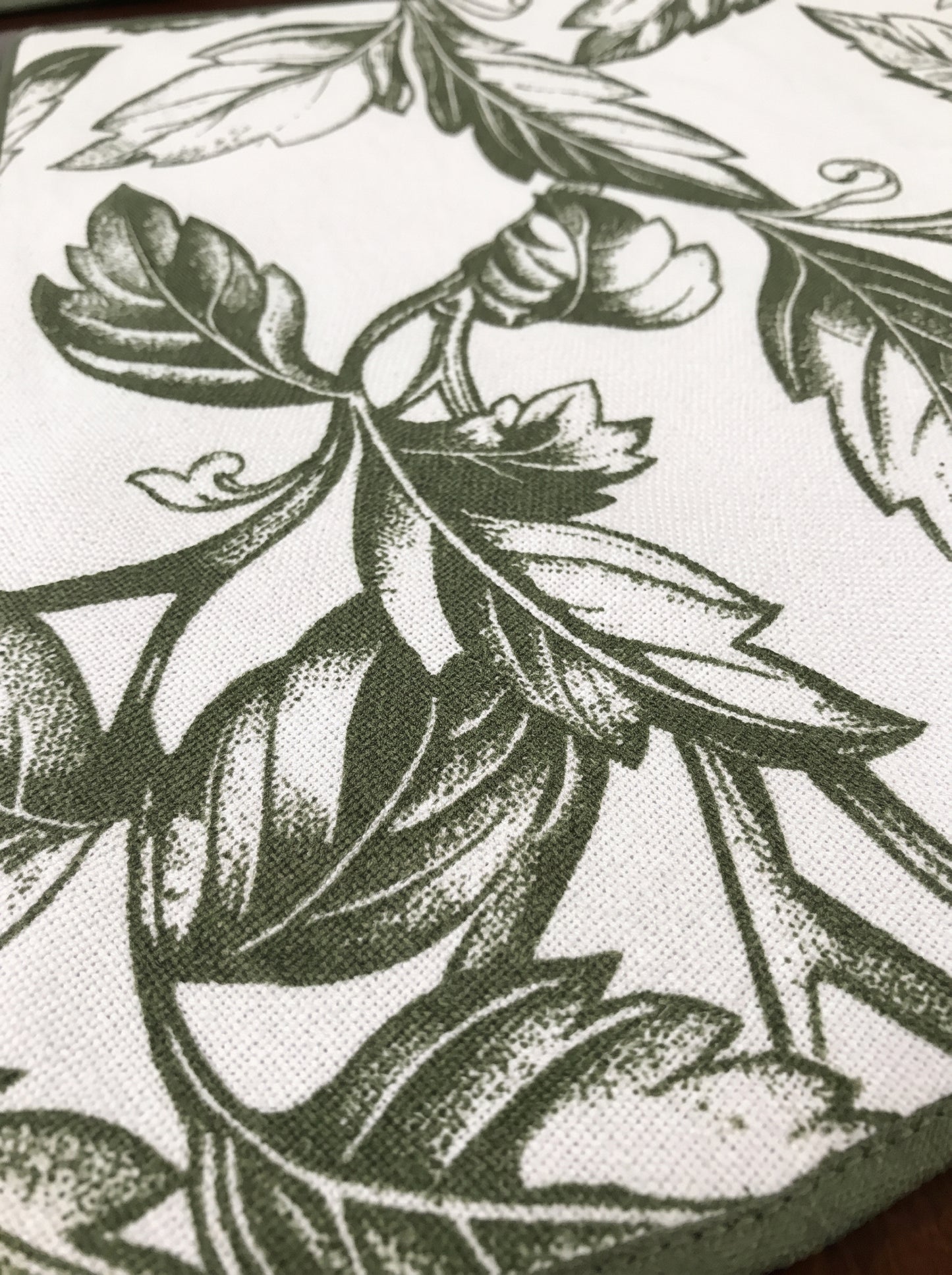 Green Leaf Print – Canvas Table Mat